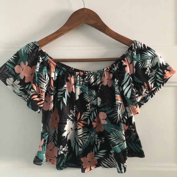 ARDENE - Bundle Floral Top and High Rise Shorts - Picture 2 of 5